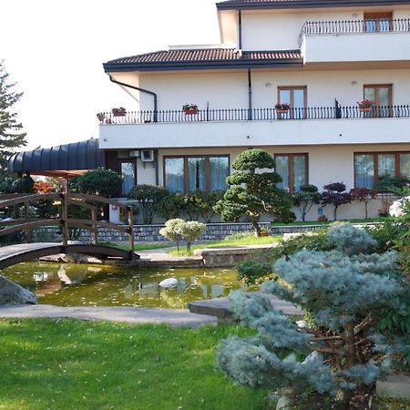 Готель Al Giardino Fanna Екстер'єр фото