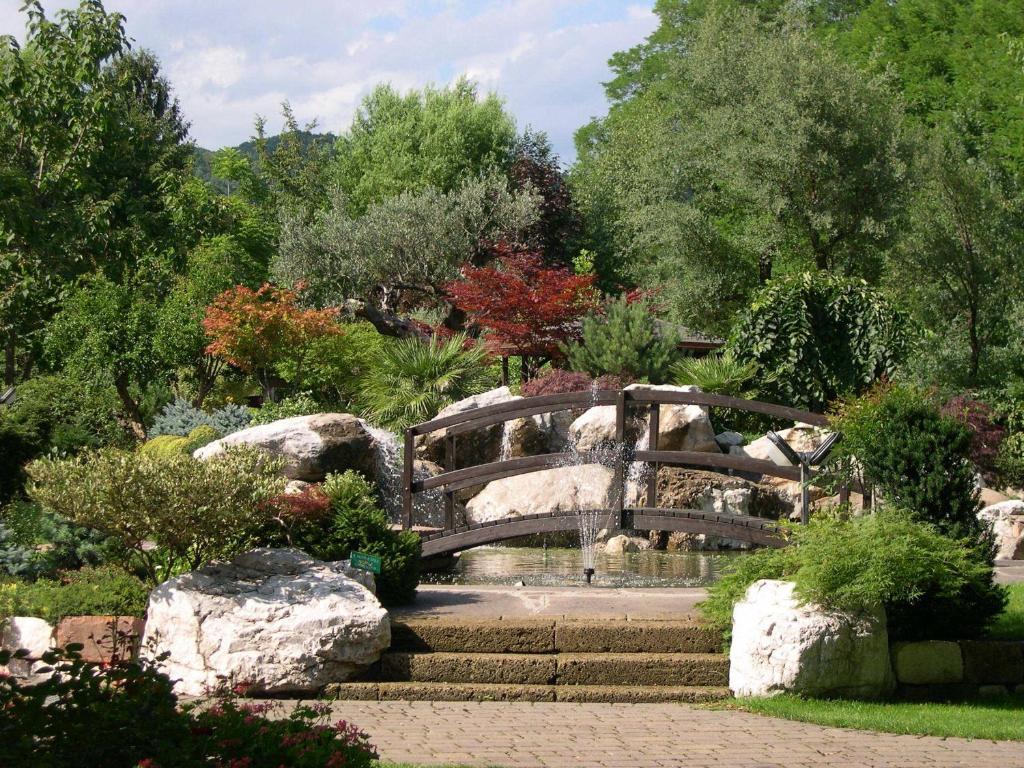 Готель Al Giardino Fanna Екстер'єр фото